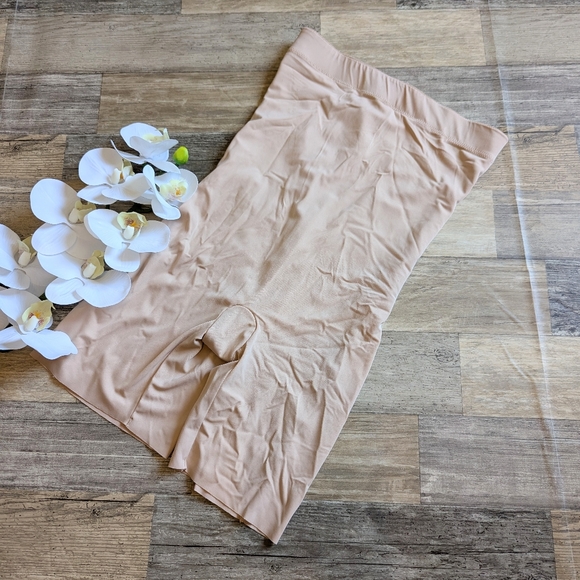 Assets Spanx beige shaping shorts size L EUC - Picture 1 of 5